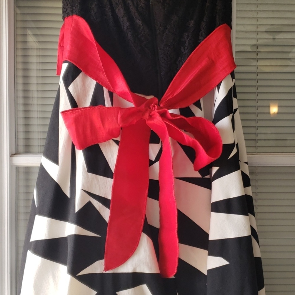 Dress - Picture 3 of 4